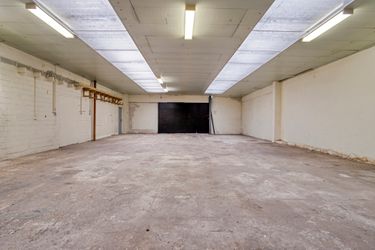 Te Huur: Praktische Loods / Magazijn van 175 m²