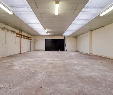 Te Huur: Praktische Loods / Magazijn van 175 m²
