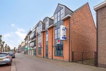 Kantoor (212 m²) met woonst (105 m²) te koop in Evergem