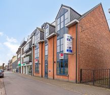Kantoor (212 m²) met woonst (105 m²) te koop in Evergem