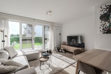 Prachtig gerenoveerd appartement te koop op rustig domein!