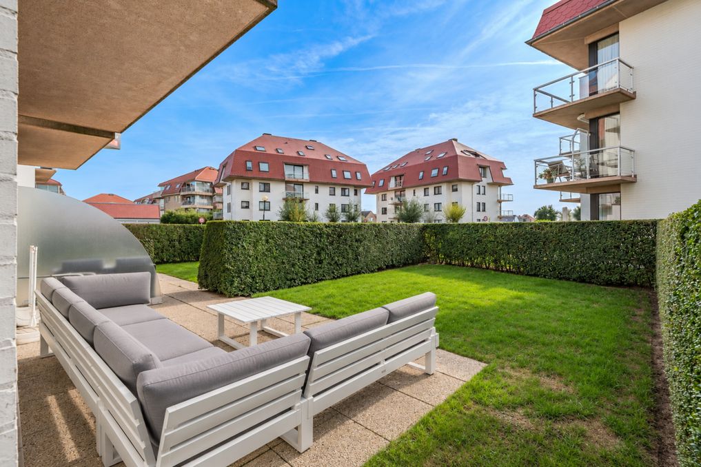 Prachtig gerenoveerd appartement te koop op rustig domein!