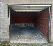 Garage op een centrale ligging te Izegem.