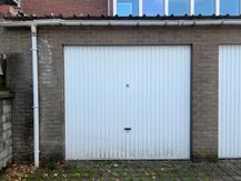 Garage op een centrale ligging te Izegem.