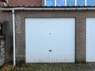 Garage op een centrale ligging te Izegem.