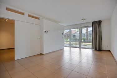 Assistentiewoning met terras en ondergrondse autostaanplaats