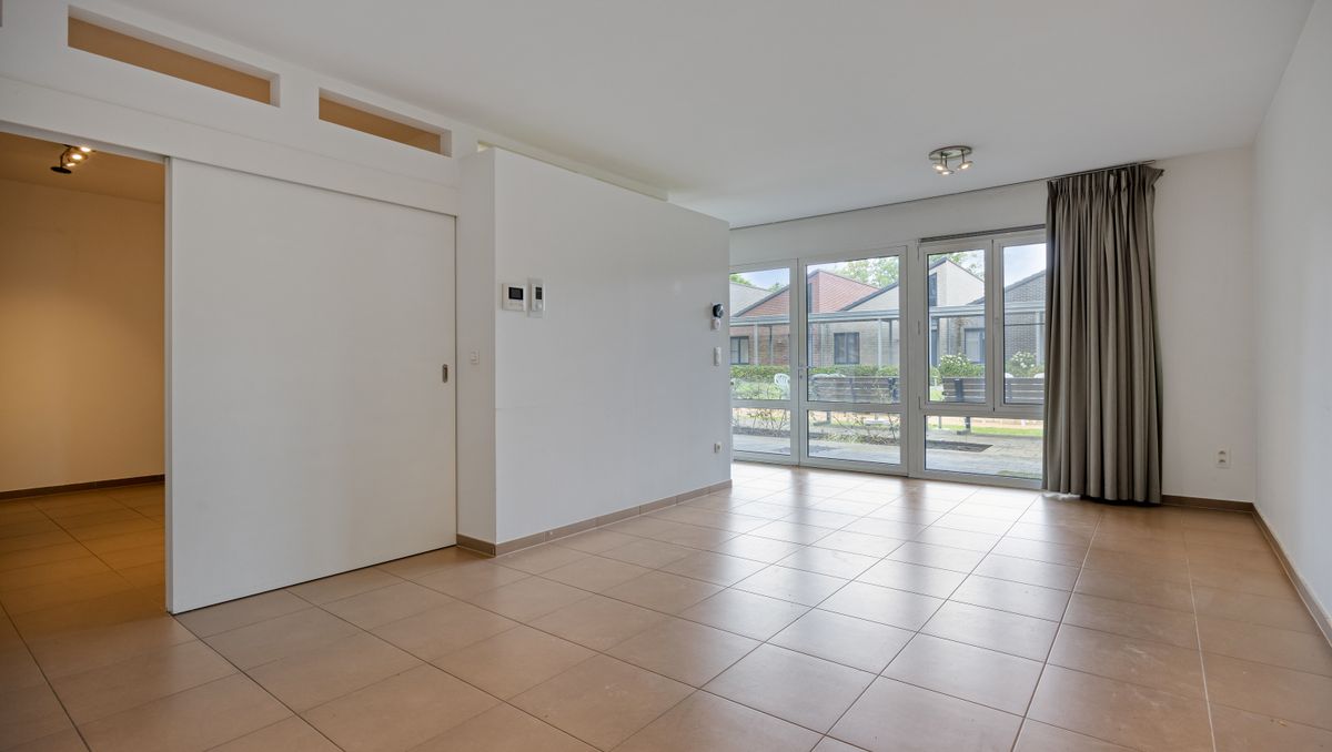 Assistentiewoning met terras en ondergrondse autostaanplaats