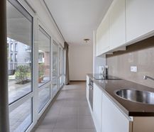 Assistentiewoning met terras en ondergrondse autostaanplaats