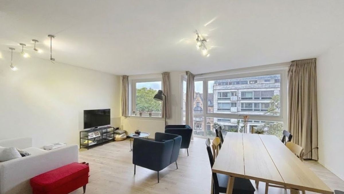 Instapklaar duplex appartement met 3 slaapkamers te huur in Brugge
