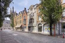 Ruim appartement (142m²) met 3 slaapkamers en terras in Ieper centrum 