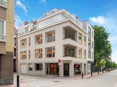 Opbrengsteigendom met 3 appartementen te koop in Knokke-Heist