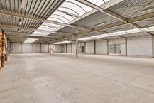 Entrepôt (1 800 m²) à louer dans la zone industrielle de Webbekom 