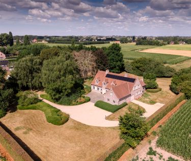 Exclusive villa on an idyllic plot of 8,553m² in Deinze
