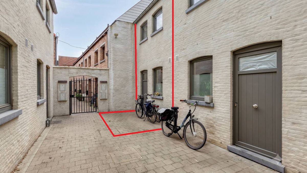 Recente instapklare stadswoning, te koop in centrum Lier.