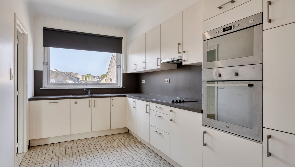 Drie slaapkamer appartement met garagebox en berging in het centrum van Hasselt