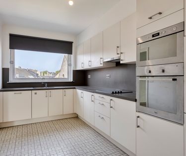 Drie slaapkamer appartement met garagebox en berging in het centrum van Hasselt