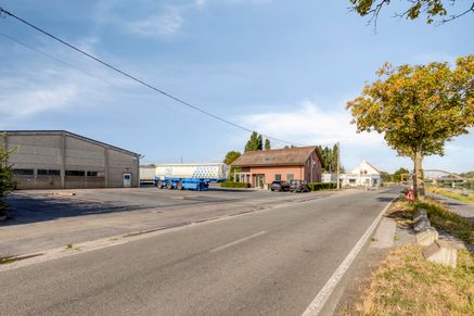 Entrepôt avec bureau à vendre Oostrozebeke
