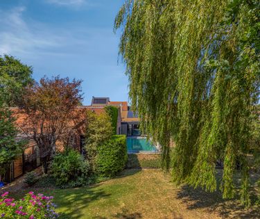 Verrassend groene parel nabij centrum Overmere