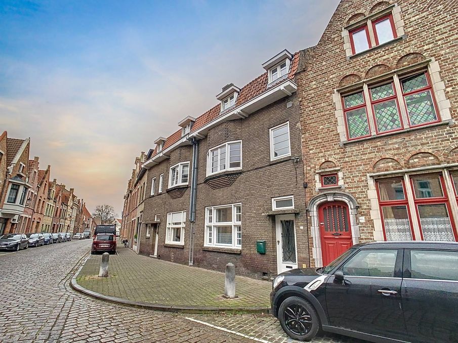 Charmante herenwoning met 3 slaapkamers en ruime tuin te huur