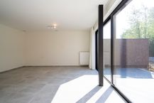 Recente woning met  aangename tuin te huur te Marke 