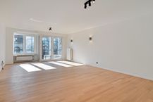Appartement (97m²) te koop aan de Grote Markt in Kortrijk.