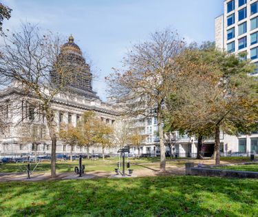 Appartement de deux chambres derrière le Palais de Justice