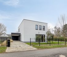 Volledig afgewerkte nieuwbouwvilla met 3 slaapkamers in Sint-Idesbald