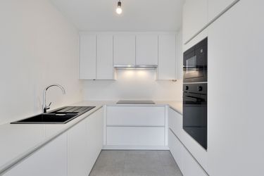 Volledig gerenoveerd appartement te koop in Roeselare 