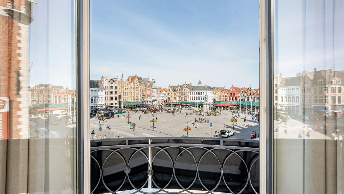 Luxueus appartement op de markt van Brugge te huur