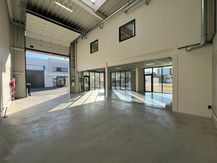 Unité PME avec bureau et entrepôt au Woudpark Genk