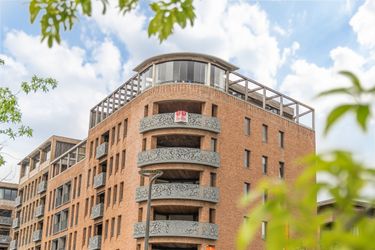 Appartement d'angle exclusif au bord de l'eau avec grande terrasse ensoleillée