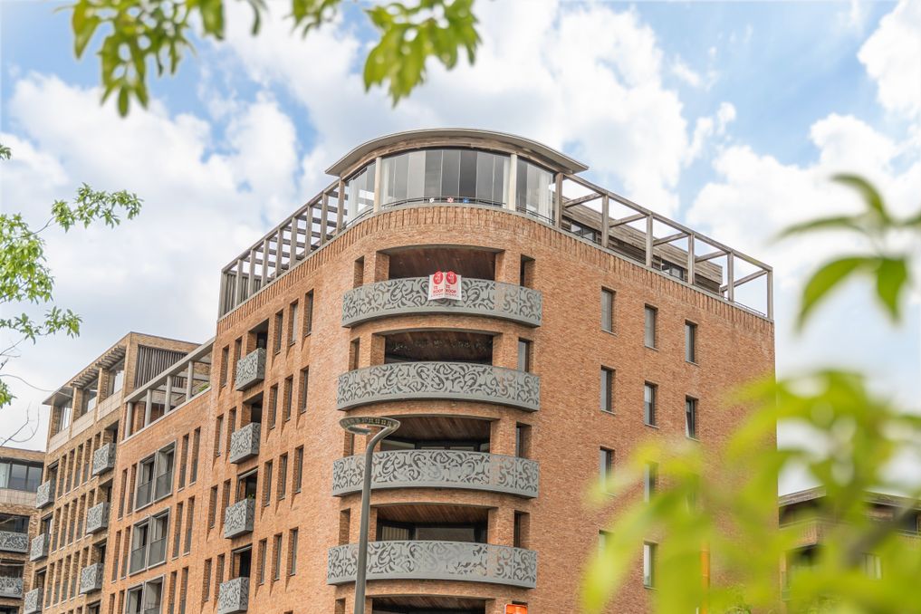  Appartement d'angle exclusif au bord de l'eau avec grande terrasse ensoleillée