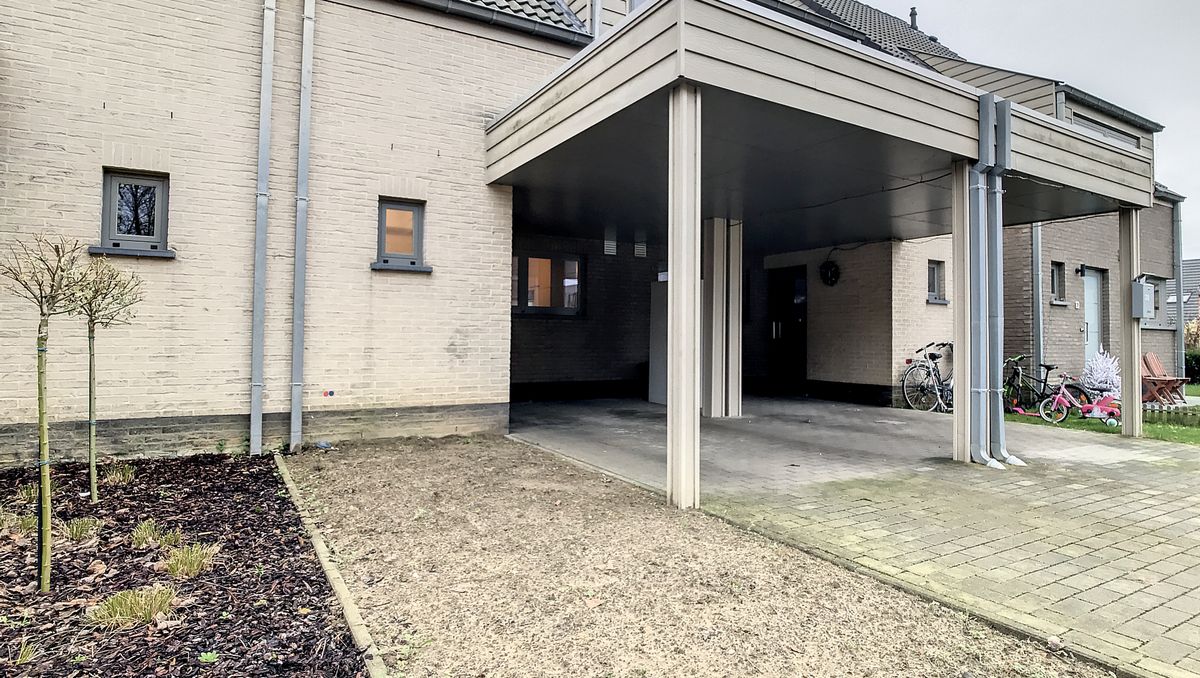 Ready to move in house with 3 bedrooms and garden in Roeselare.
