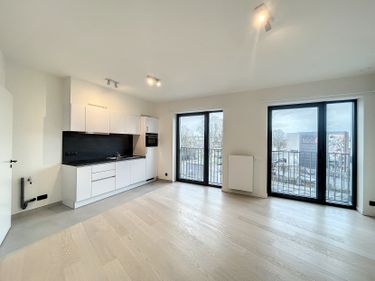 Evere - Mooie studio of 40m² + parking