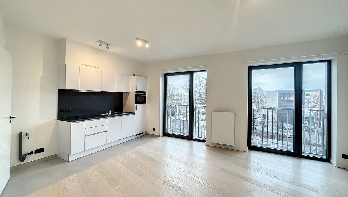 Evere - Mooie studio of 40m² + parking