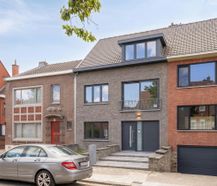 Huis met 3 slaapkamers in de Sint-Elisabethwijk te Kortrijk