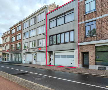 Ruime woning met garage en opslagruimte te Oostende