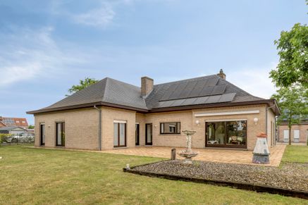 Villa te koop Moorsele