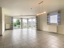 Appartement met twee slaapkamers en ruim terras te koop