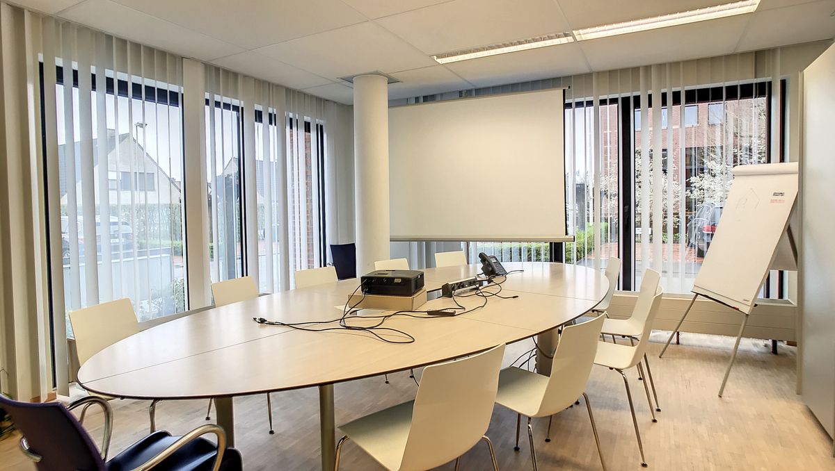 Verhuurd kantoor met rendement van ca. 6,7% in Roeselare
