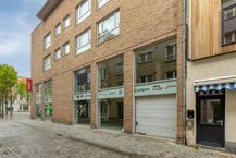 Zeer ruim hoekpand te huur (ca. 405 m²) in hartje Oostende