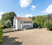 Exclusief landhuis met parkdomein in Aldeneik