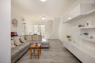 Charmante tweegevelwoning te koop in hartje Strombeek-Bever
