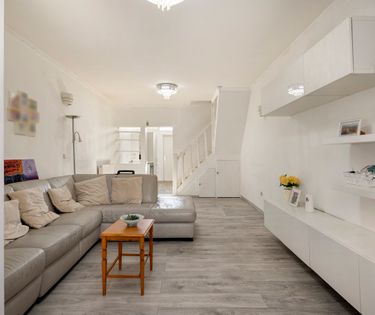 Charmante tweegevelwoning te koop in hartje Strombeek-Bever
