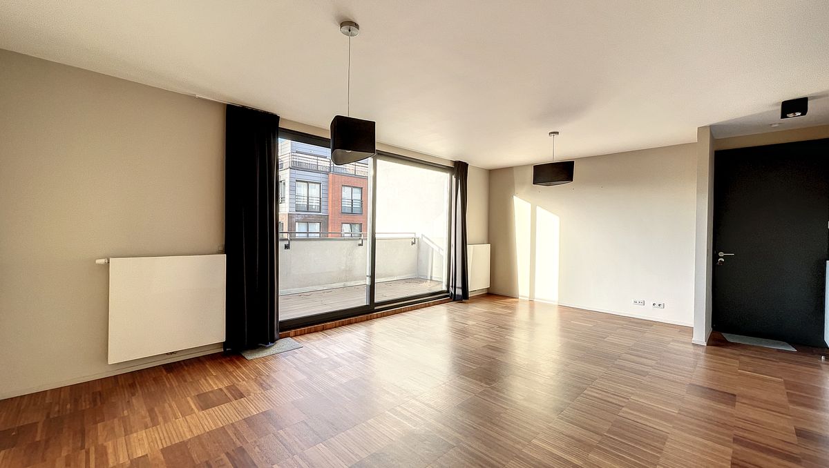Kanaal : 2 slaapkamerappartement + terrassen + garage