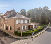 Ruim huis te koop met 5 kamers in Elverdinge