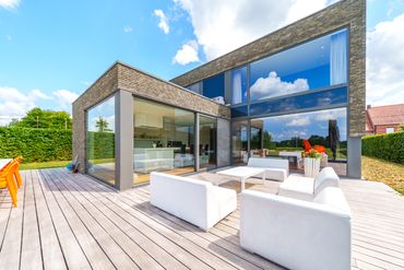 Villa te koop Oostrozebeke