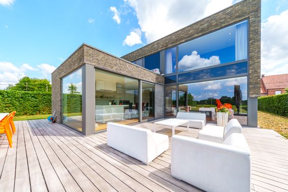 Villa te koop Oostrozebeke