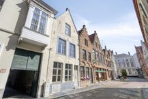 Unieke stadswoning te koop in de adembenemende Moerstraat