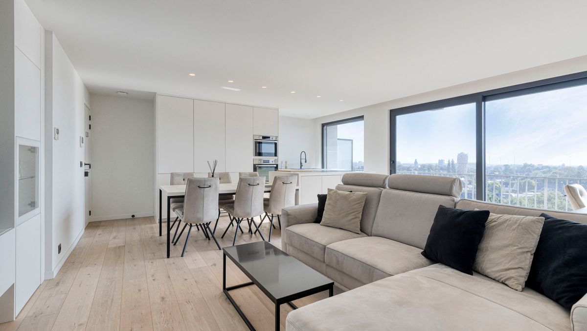 Ready to move in apartment on the 8th floor with spacious terrace and open views